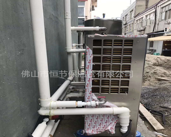 學(xué)?？照{(diào)保溫管防結(jié)露珠